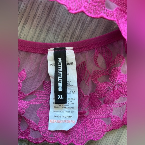 PrettyLittleThing Plus Violet Floral Embroidery Lace 3 Piece Lingerie Set - Picture 9 of 13